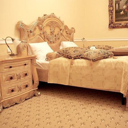 Hôtel Zamek Kamenny Dvur à Mostov Extérieur photo
